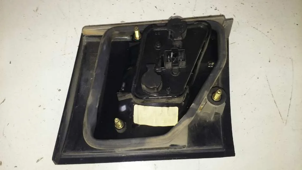 Piloto Trasero Izquierdo Interior para Saab 900 Berlina