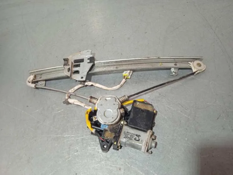 Elevalunas Trasero Derecho para Mitsubishi Space Wagon (N80/N90)