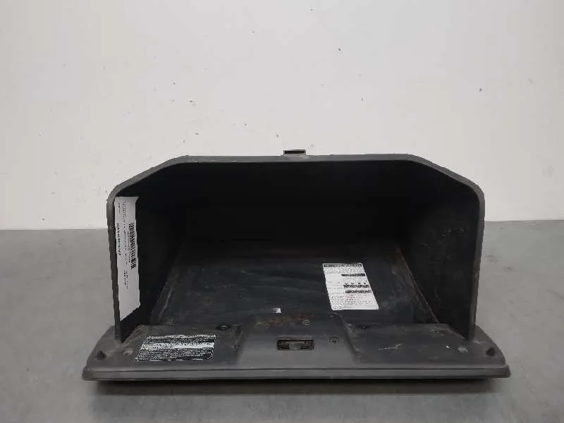 Guantera para Toyota Corolla Verso (R1)