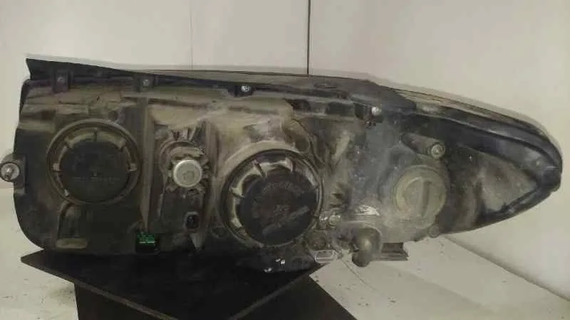 Faro Derecho para Hyundai Santa Fe (Bm)