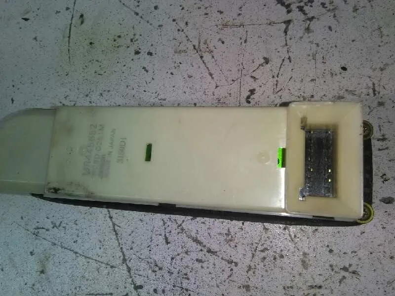 Mando Elevalunas Delantero Izquierdo para Mitsubishi Montero (V60/V70)
