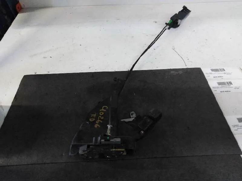 Cerradura Puerta Trasera Derecha para Toyota Corolla (E12)