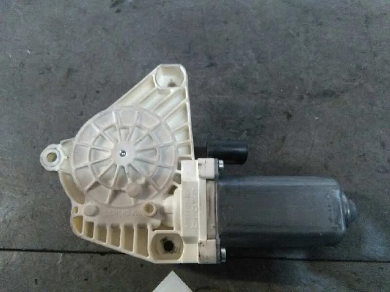Motor Elevalunas Delantero Izquierdo para Mercedes-Benz Clase B (W245)
