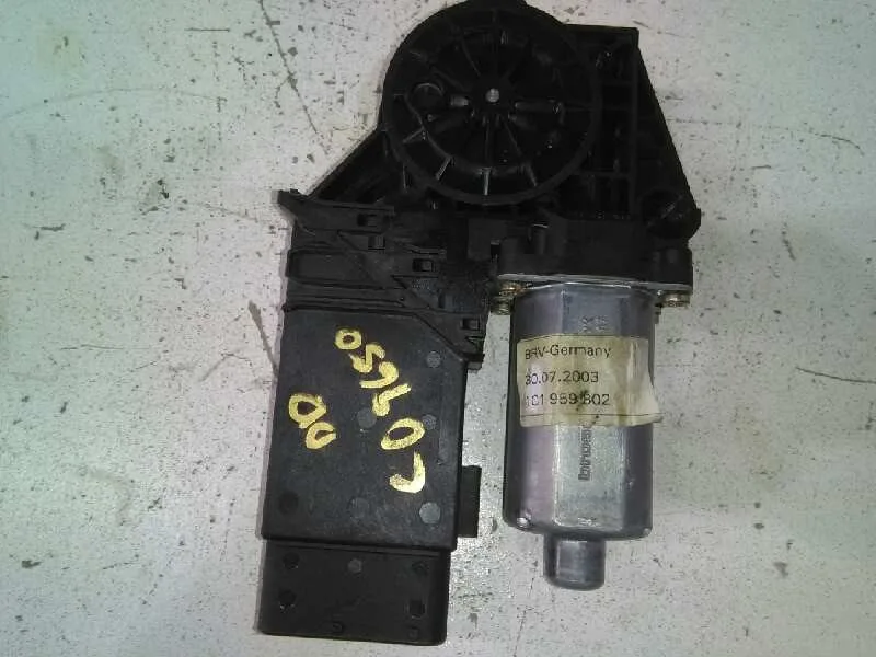 Motor Elevalunas Delantero Derecho para Volkswagen Passat Berlina (3B3)