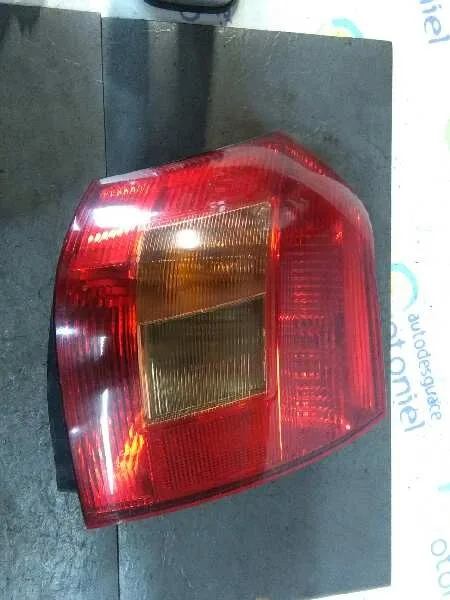 Piloto Trasero Derecho para Toyota Corolla (E12)