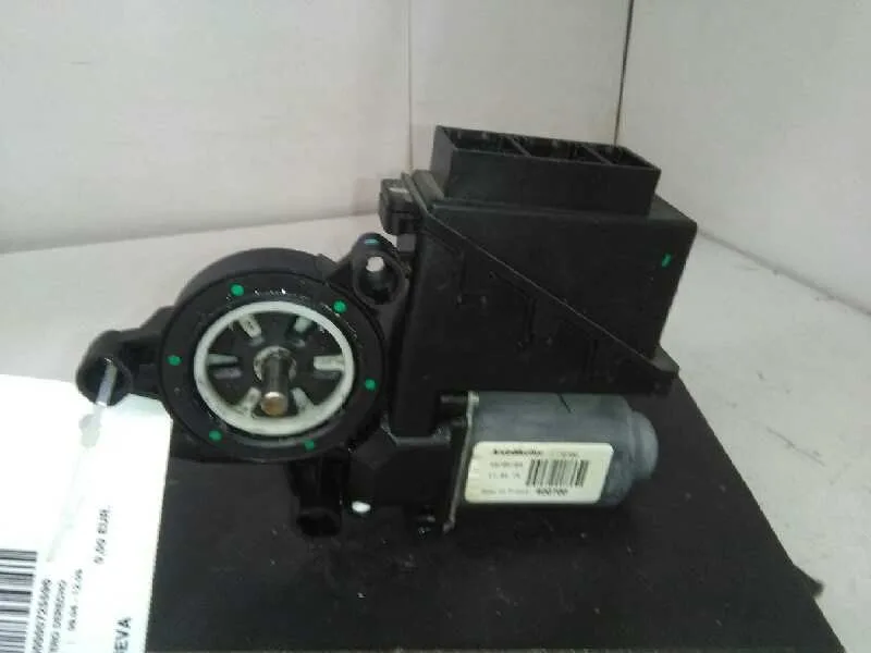 Motor Elevalunas Delantero Derecho para Volkswagen Polo (9N1)