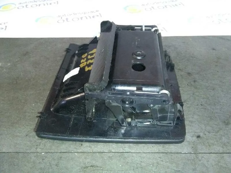 Guantera para Volkswagen Touran (1T1)