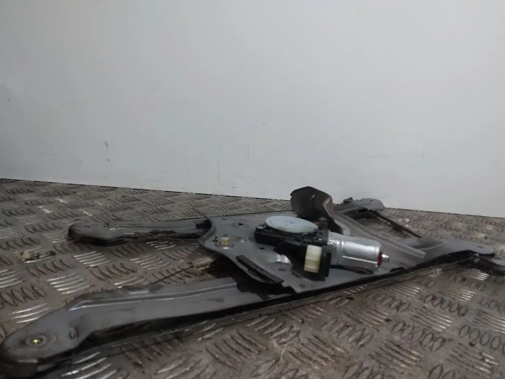 Elevalunas Delantero Izquierdo para Mitsubishi Grandis (Na0W)