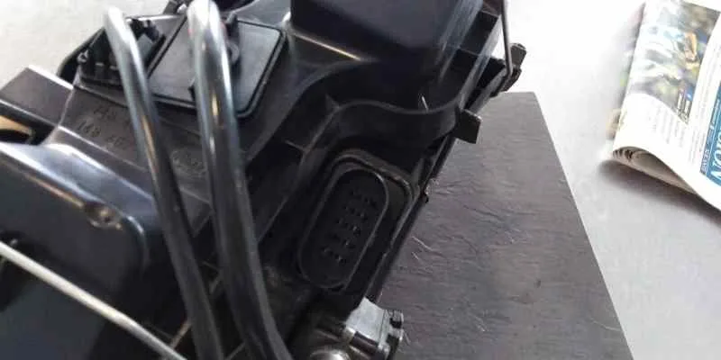 Faro Izquierdo para Audi A6 Avant (4B5)