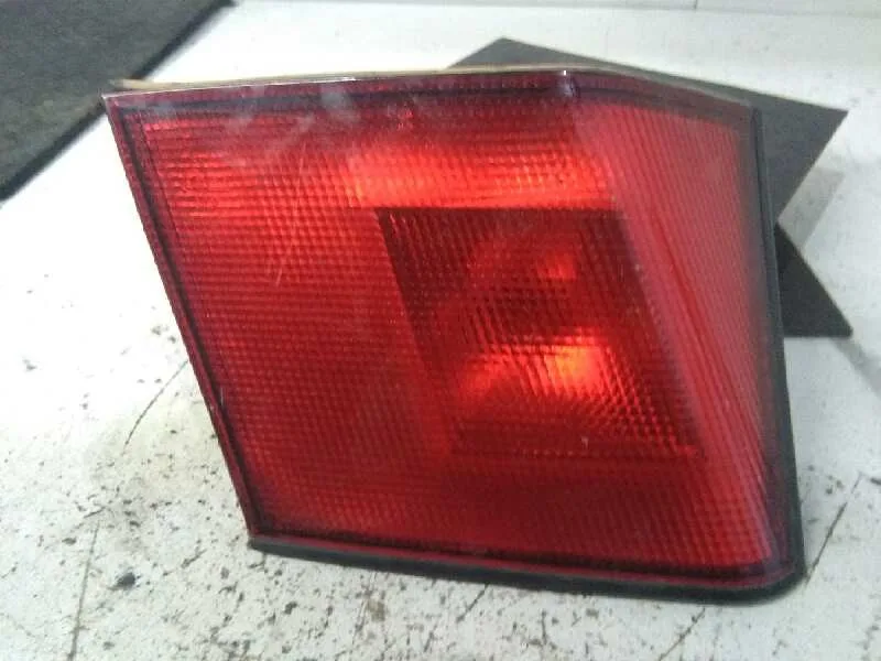 Piloto Trasero Izquierdo Interior para Mitsubishi Carisma Berlina 5 (Da0)1995->)