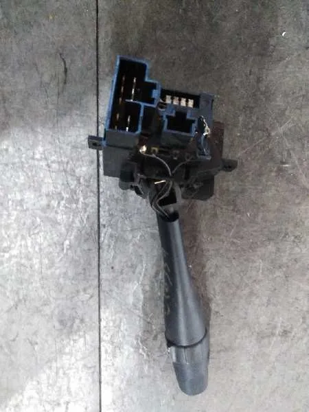 Mando Limpia para Nissan Micra (K11)