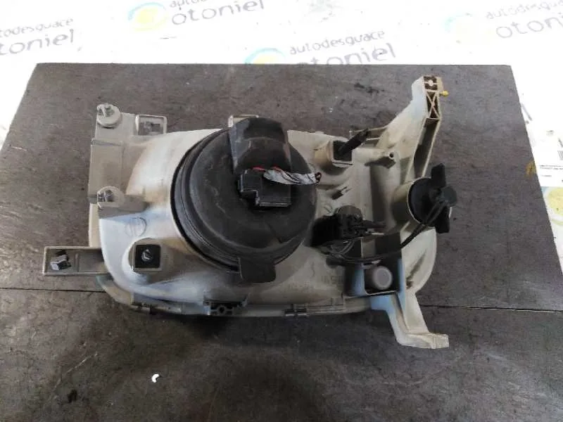 Faro Izquierdo para Nissan Micra (K11)