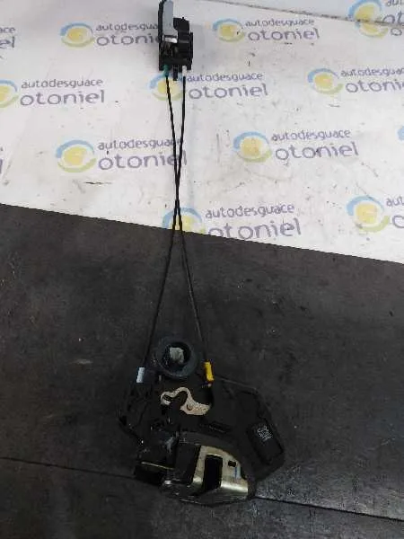 Cerradura Puerta Trasera Derecha para Toyota Corolla (E12)