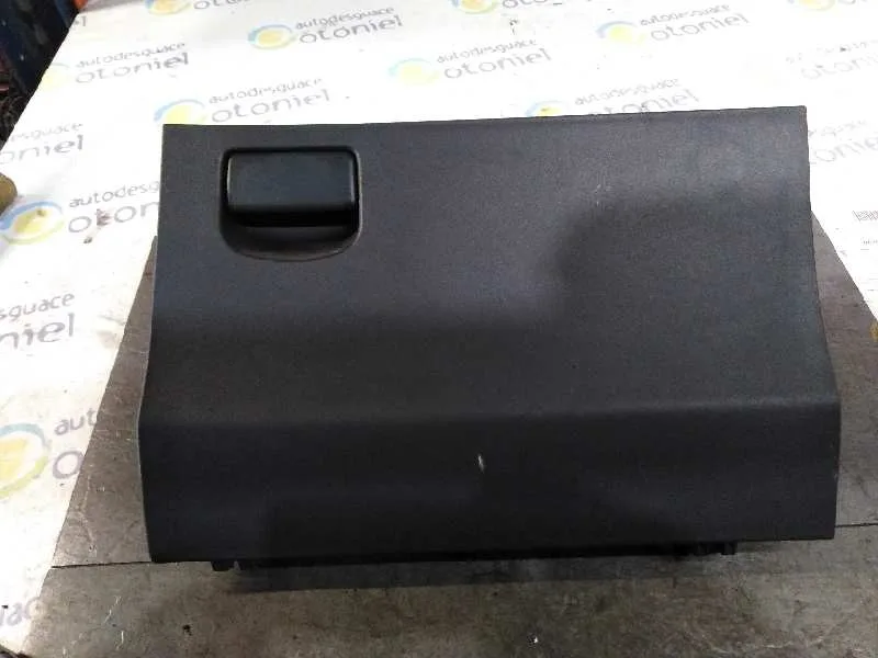 Guantera para Toyota Yaris