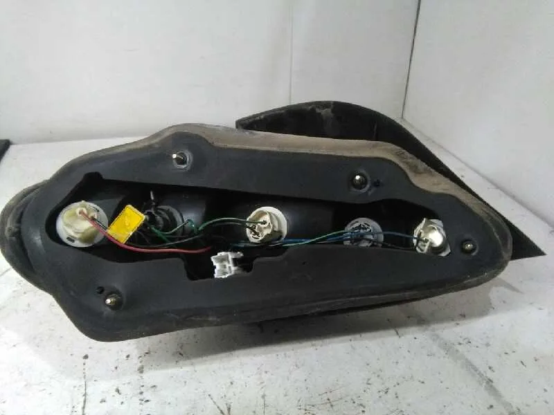 Piloto Trasero Derecho para Hyundai Lantra Berlina (Rd)