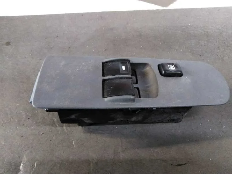 Mando Elevalunas Delantero Izquierdo para Mitsubishi Colt Berlina 5 (Z30A)