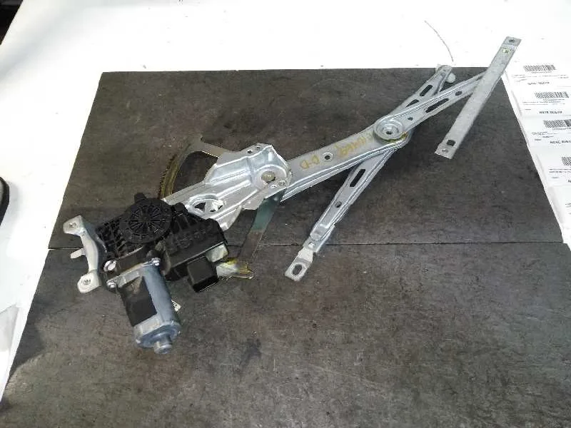 Elevalunas Delantero Derecho para Opel Zafira B
