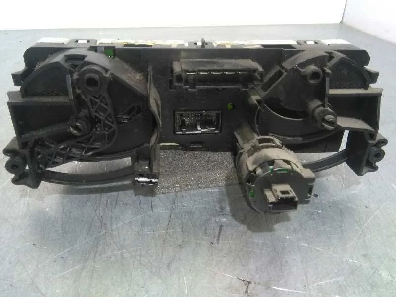 Mando Calefaccion / Aire Acondicionado para Mitsubishi Colt Berlina 5 (Z30A)