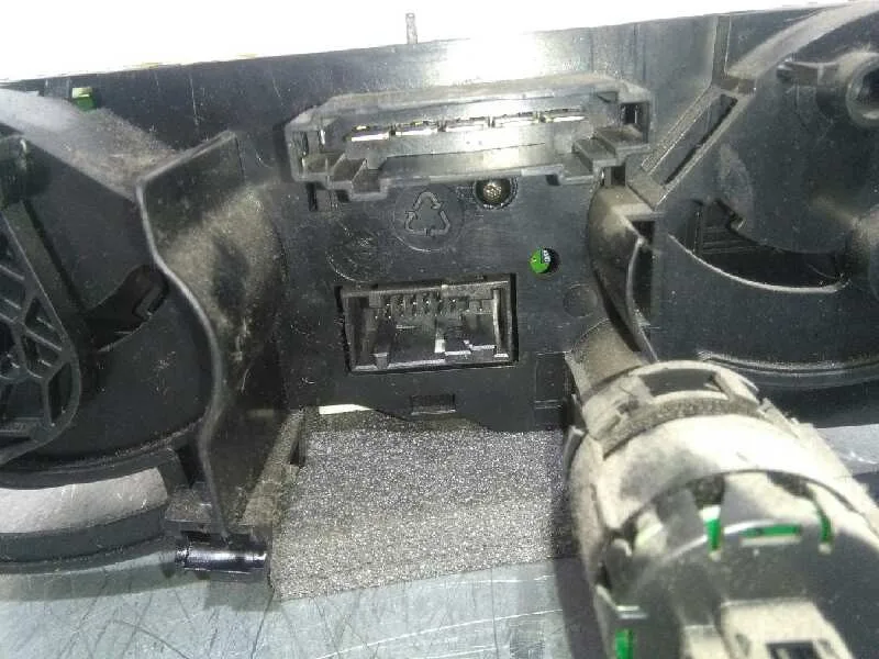 Mando Calefaccion / Aire Acondicionado para Mitsubishi Colt Berlina 5 (Z30A)