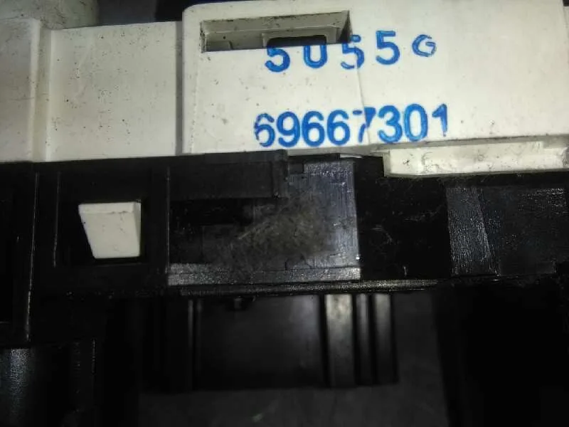Mando Calefaccion / Aire Acondicionado para Mitsubishi Colt Berlina 5 (Z30A)