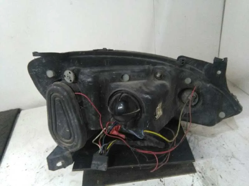 Faro Izquierdo para Opel Corsa C