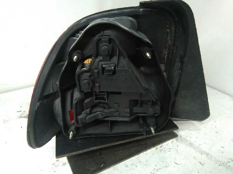 Piloto Trasero Derecho para Mg Serie 400 (Rt)