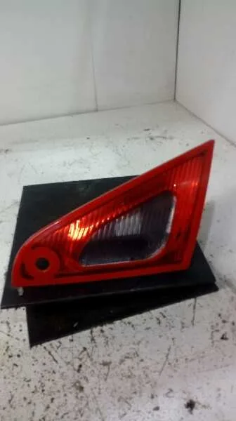Piloto Trasero Derecho Interior para Mitsubishi Colt Berlina 5 (Z30A)