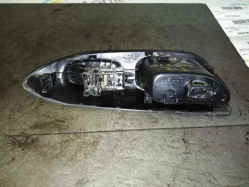 Mando Elevalunas Trasero Izquierdo para Nissan Juke (F15)
