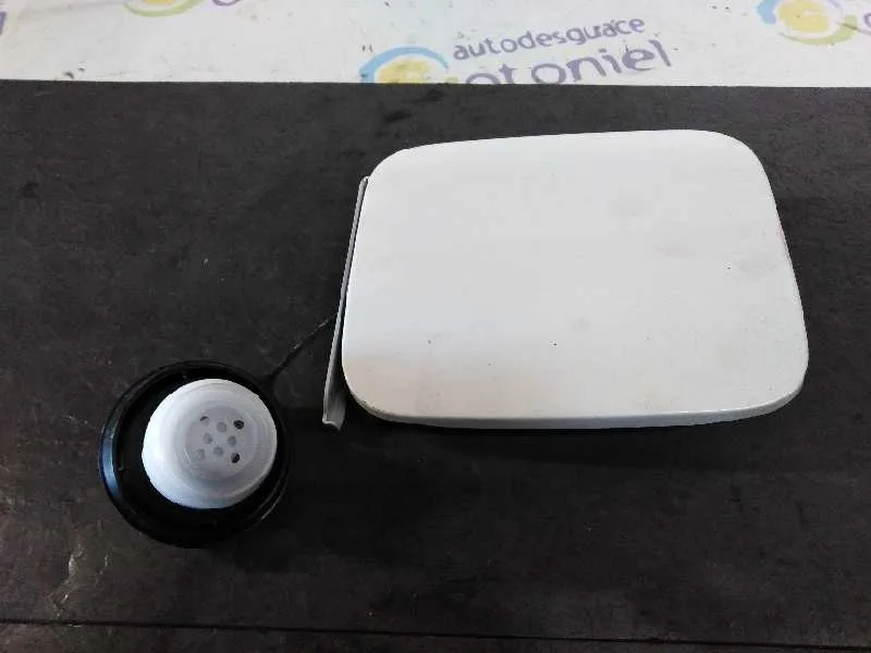 Tapa Exterior Combustible para Nissan Juke (F15)