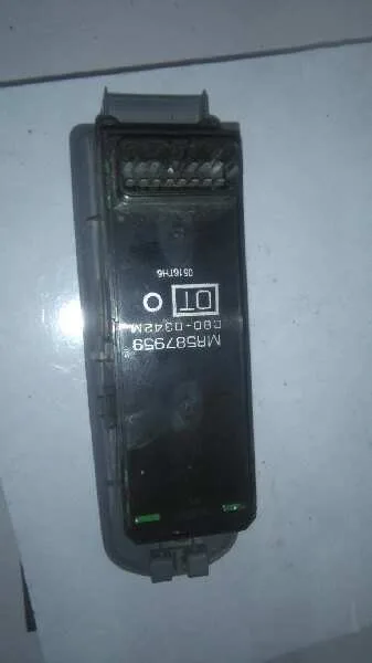 Mando Elevalunas Delantero Izquierdo para Mitsubishi Colt Berlina 5 (Z30A)