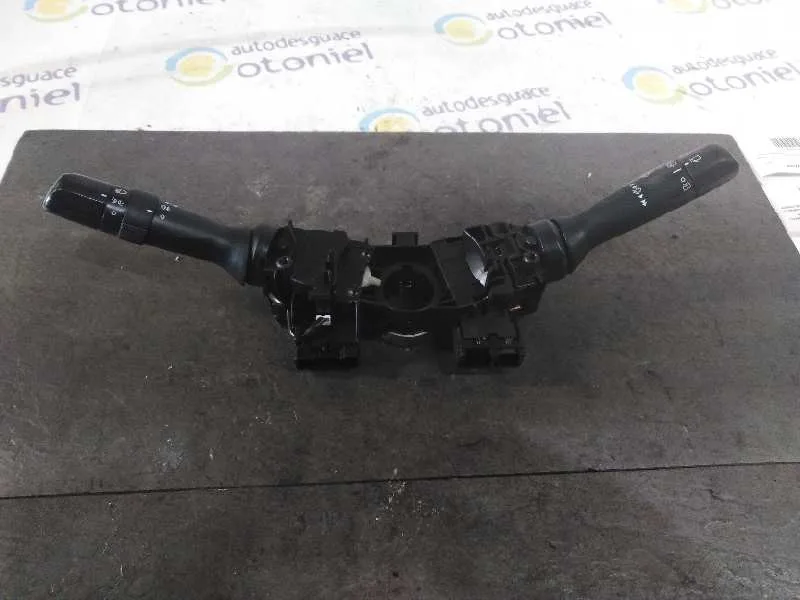 Mando Multifuncion para Toyota Yaris