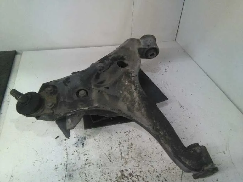 Brazo Suspension Inferior Delantero Izquierdo para Mitsubishi Montero (V60/V70)