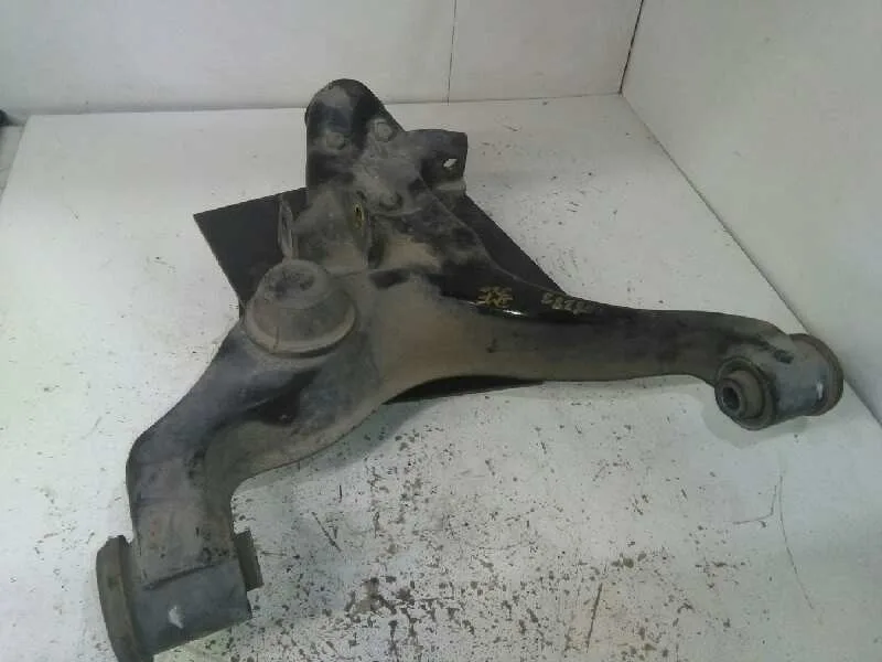 Brazo Suspension Inferior Delantero Izquierdo para Mitsubishi Montero (V60/V70)