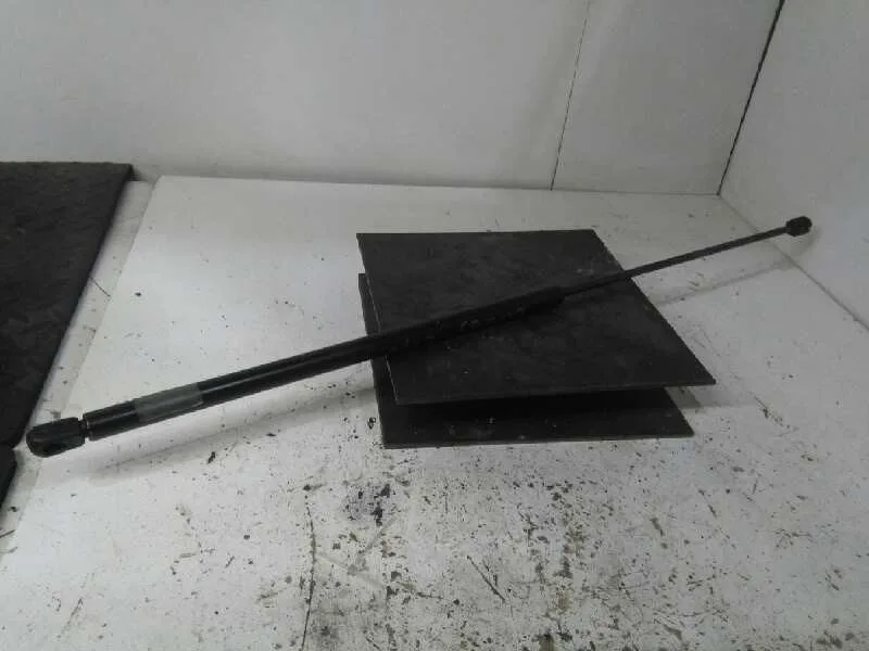 Amortiguadores Capo para Skoda Suberb (3T4)