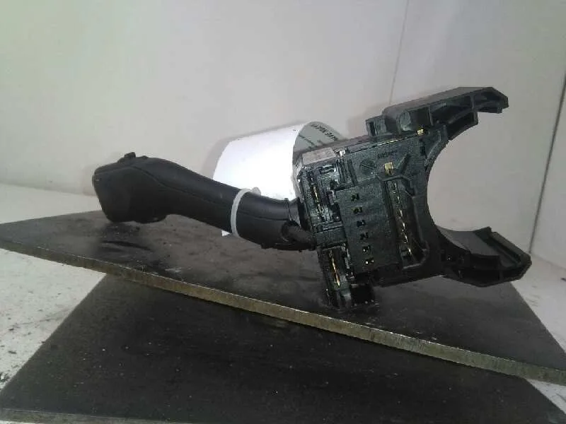Mando Limpia para Volkswagen Passat Berlina (3B3)