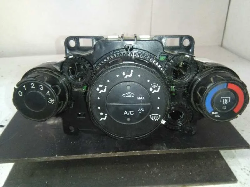 Mando Calefaccion / Aire Acondicionado para Ford Fiesta (Ccn)