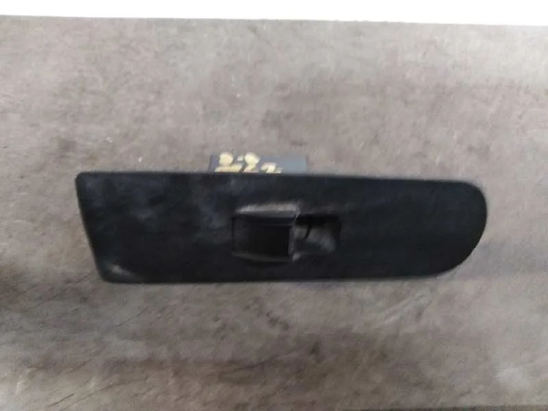 Mando Elevalunas Delantero Derecho para Mitsubishi Colt Berlina 5 (Z30A)