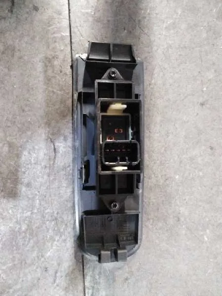 Mando Elevalunas Delantero Derecho para Mitsubishi Colt Berlina 5 (Z30A)