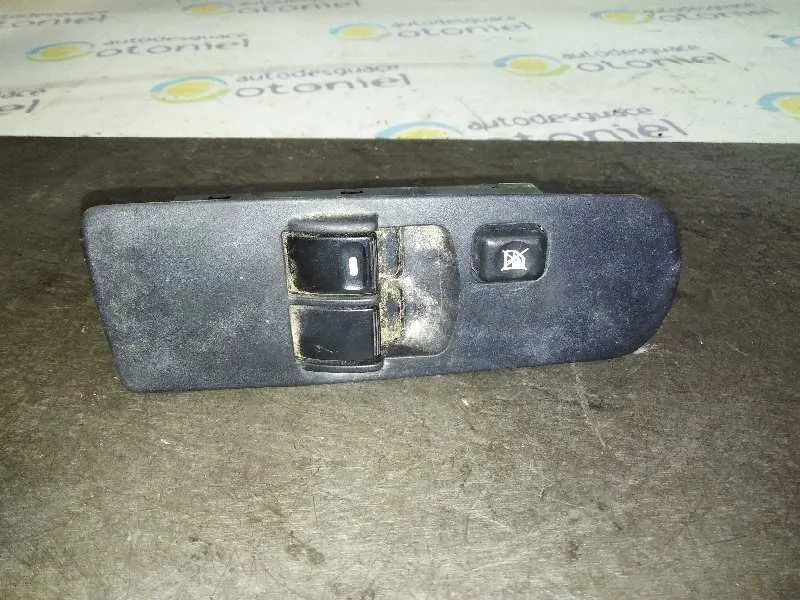 Mando Elevalunas Delantero Izquierdo para Mitsubishi Colt Berlina 5 (Z30A)
