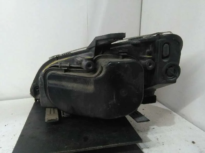 Faro Derecho para Ford Focus C-Max (Cap)
