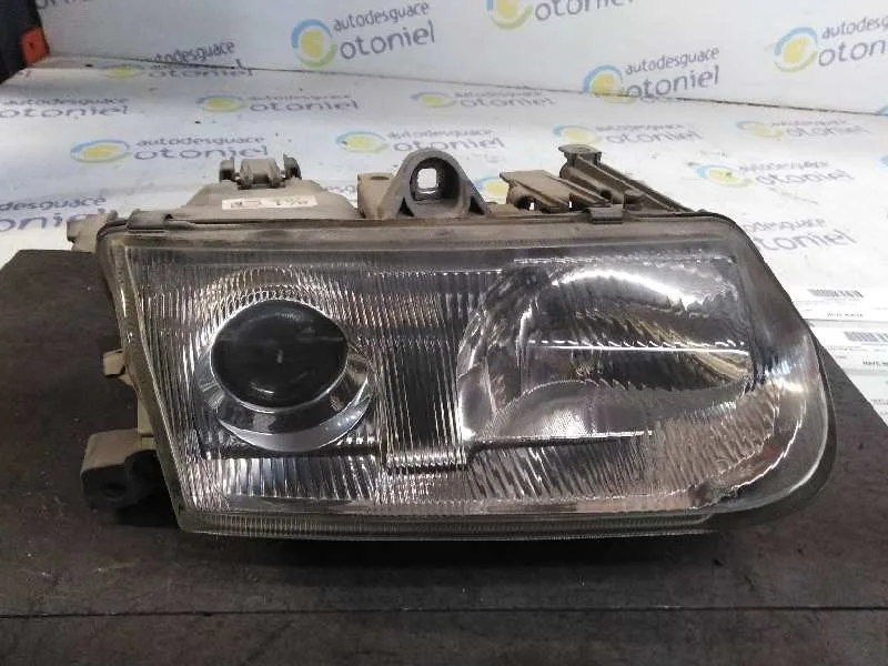 Faro Derecho para Alfa Romeo 145