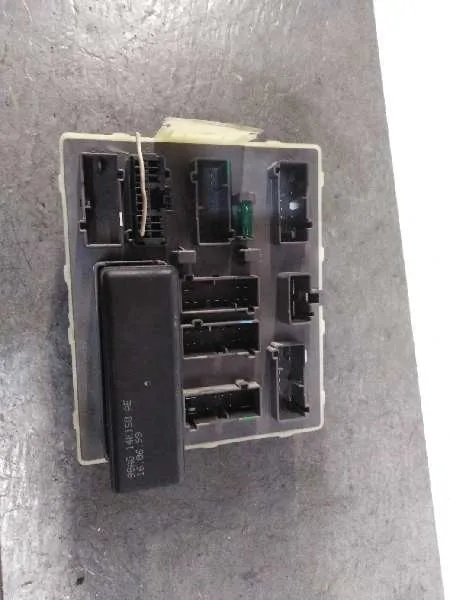 Caja Reles / Fusibles para Ford Focus Berlina (Cak)