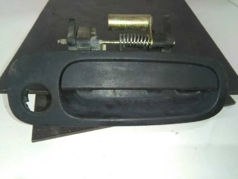 Maneta Exterior Delantera Derecha para Toyota Corolla (E11)