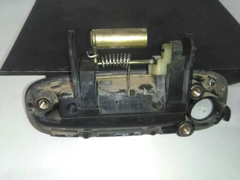Maneta Exterior Delantera Derecha para Toyota Corolla (E11)