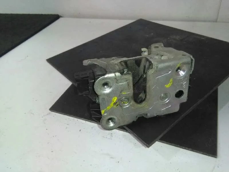 Cerradura Puerta Delantera Derecha para Nissan Kubistar (X76)