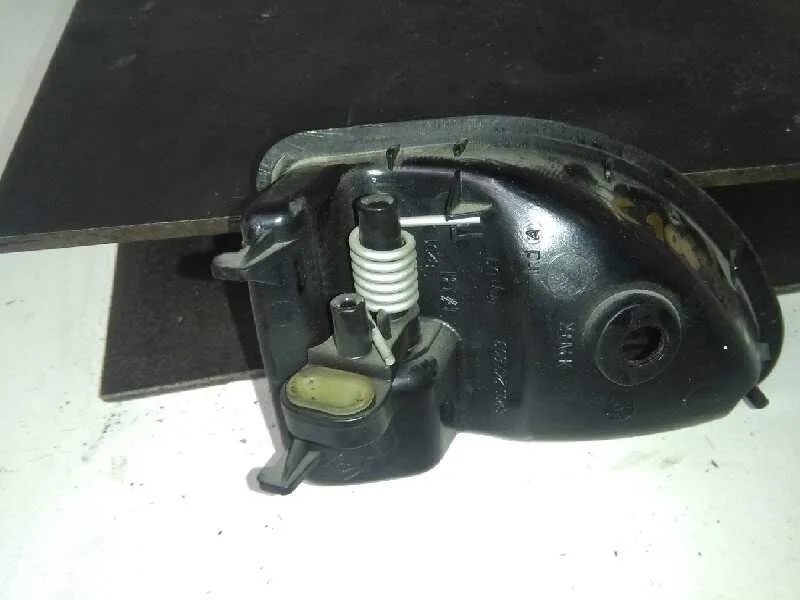 Maneta Interior Delantera Derecha para Nissan Kubistar (X76)