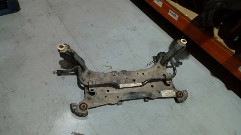 Puente Delantero para Ford Focus Lim. (Cb8)