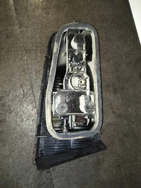 Piloto Trasero Derecho para Renault Laguna Ii (Bg0)
