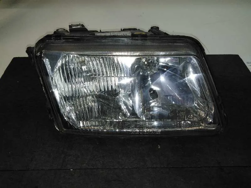 Faro Derecho para Audi A3 (8L)