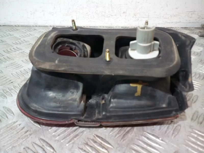 Piloto Trasero Izquierdo para Mitsubishi Santamo (Hyundai)